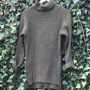 Knot Sisters Thick Ribbed Turtleneck Dark Green